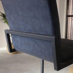 Industriële Barkruk Hoxton Blauw - Zithoogte 78 Cm - Kunstleder - Blauw 9 Industriële Barkruk Hoxton Blauw - Zithoogte 78 Cm - Kunstleder - Blauw -Meubelwinkel 1000042392 0103